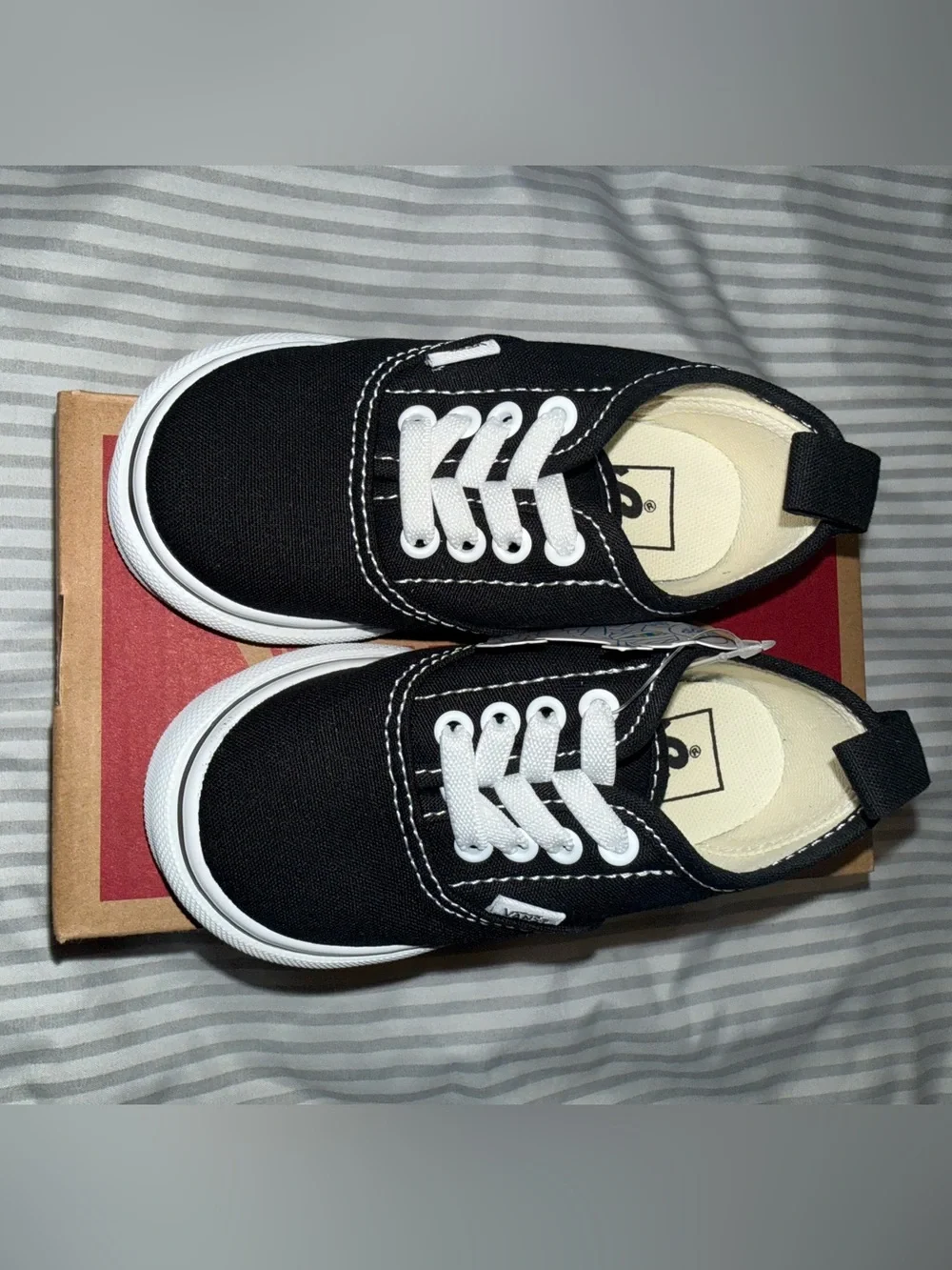 🆕 Vans Toddler Black & White Kids Slip-On Sneakers (Elastic)